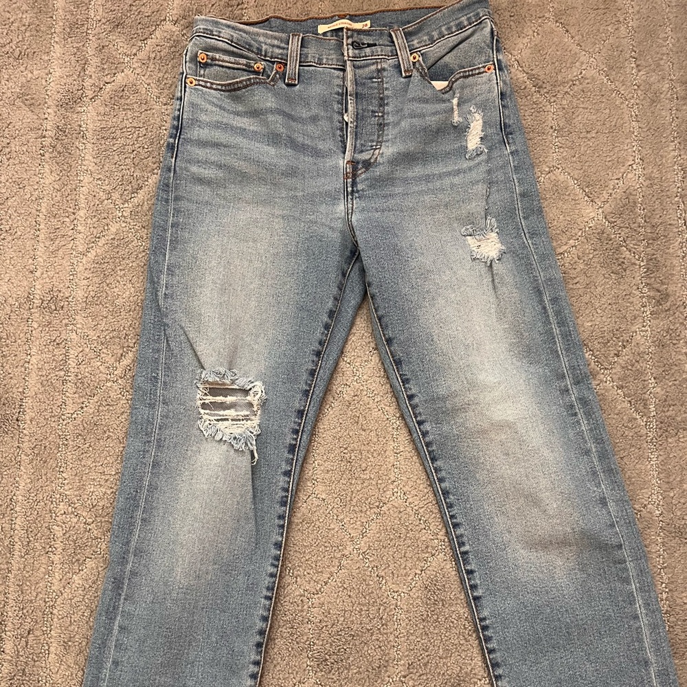 Levi's Women's Light Blue Distressed wedgie straight button fly
